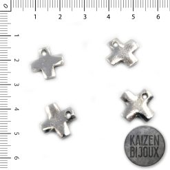 Dije Cruz cuadrada lisa mini