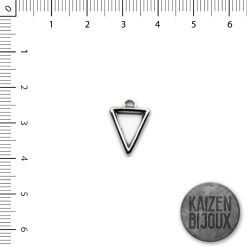 Dije mini triángulo hueco