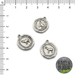 Dije Moneda con Elefante patinada.