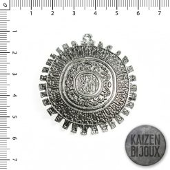 Dije redondo de 50 mm c/perimetro labrado