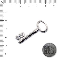 Llave con corazones